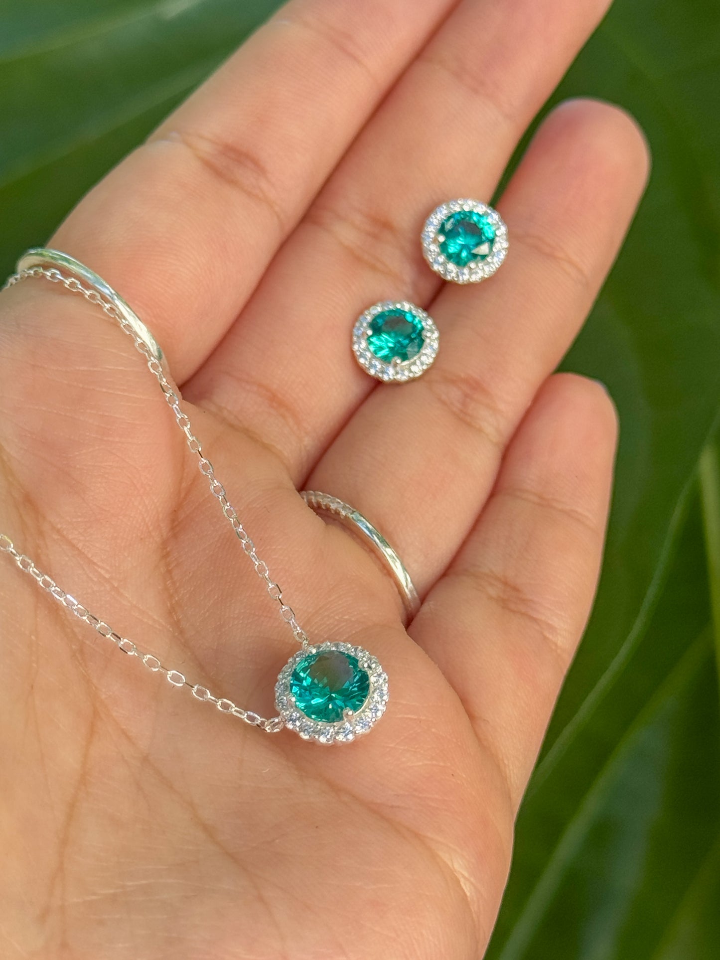 CONJUNTO REDONDO CRAVEJADO COLORS