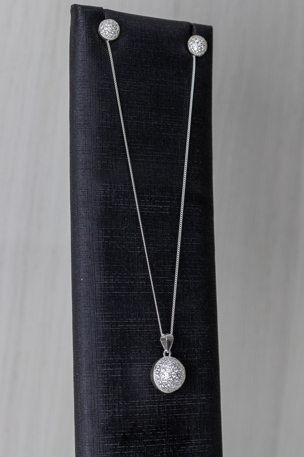CONJUNTO BOLA CRAVEJADA 45CM EM PRATA 925