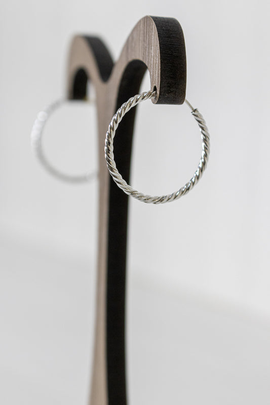 ARGOLA TORCIDA 2,6CM E 3,7CM EM PRATA 925