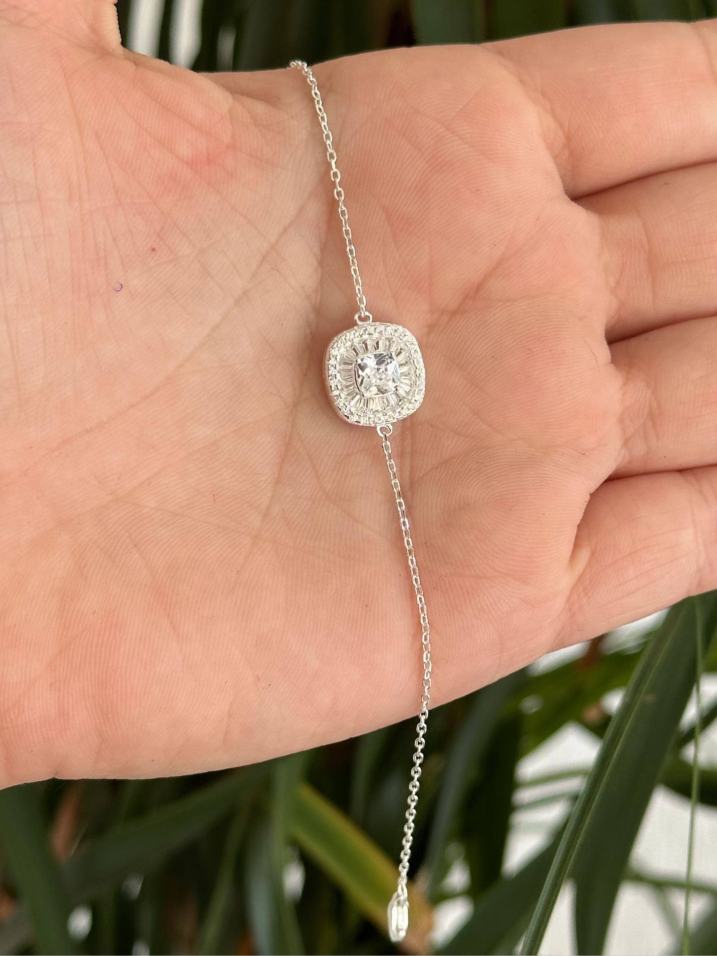 PULSEIRA QUADRADA CRAVEJADA