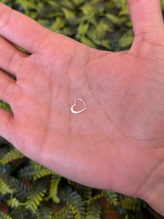 PIERCING CORAÇÃO VAZADO