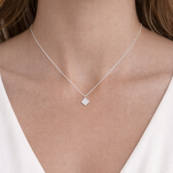 COLAR QUADRADO CRAVEJADO