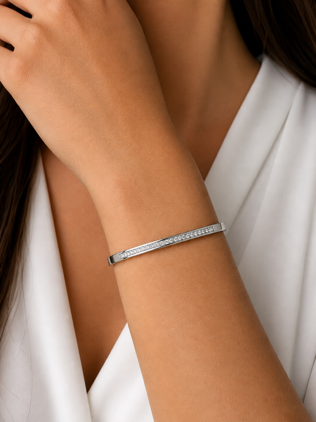 BRACELETE CRAVEJADO AÇO INOXIDÁVEL