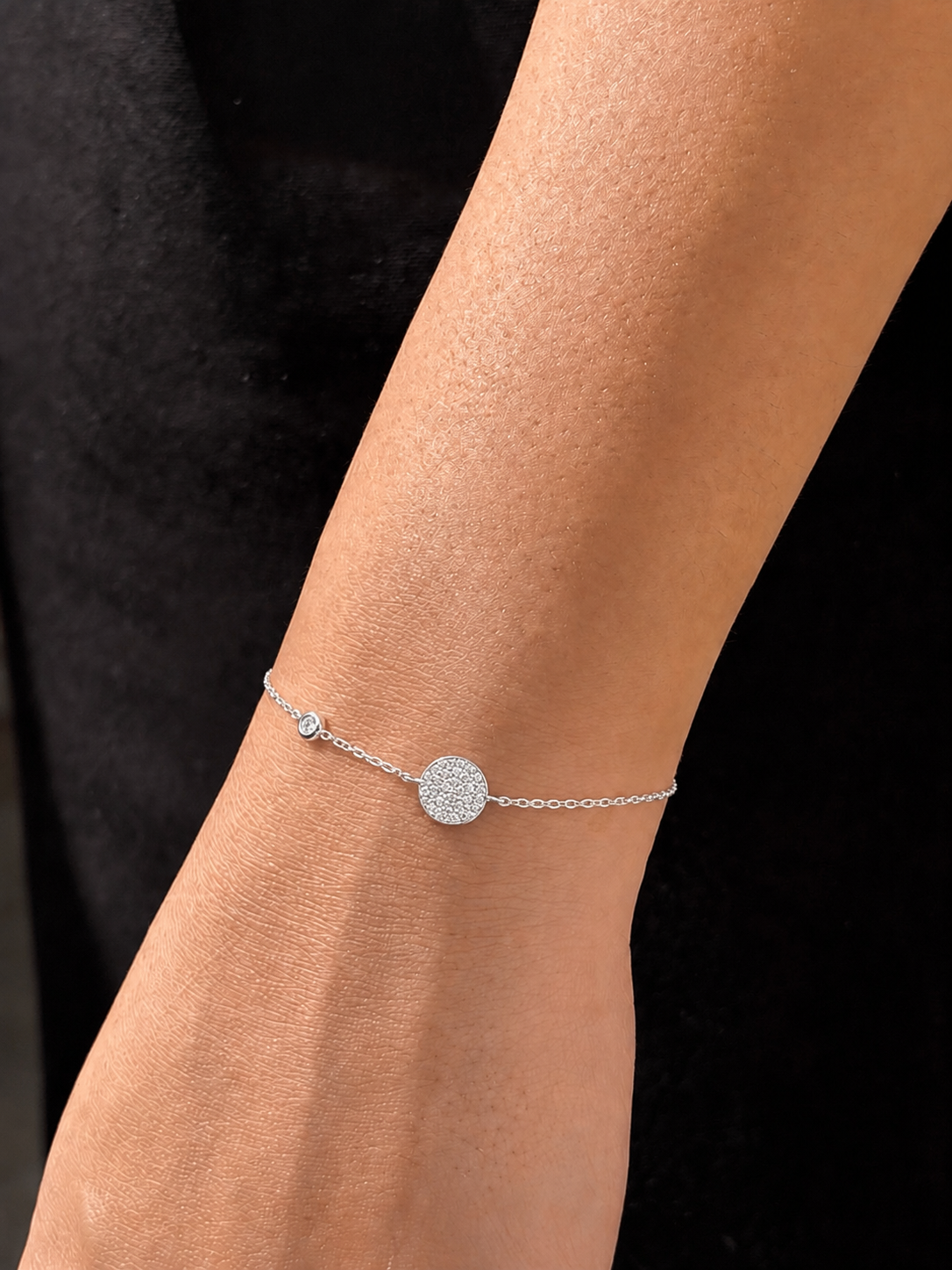 PULSEIRA REDONDA CRAVEJADA EM PRATA 925