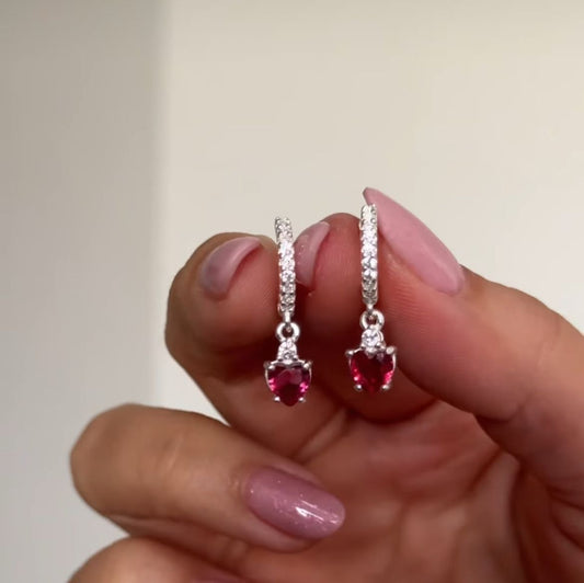 ARGOLA CRAVEJADA CORAÇÃO VERMELHO EM PRATA 925