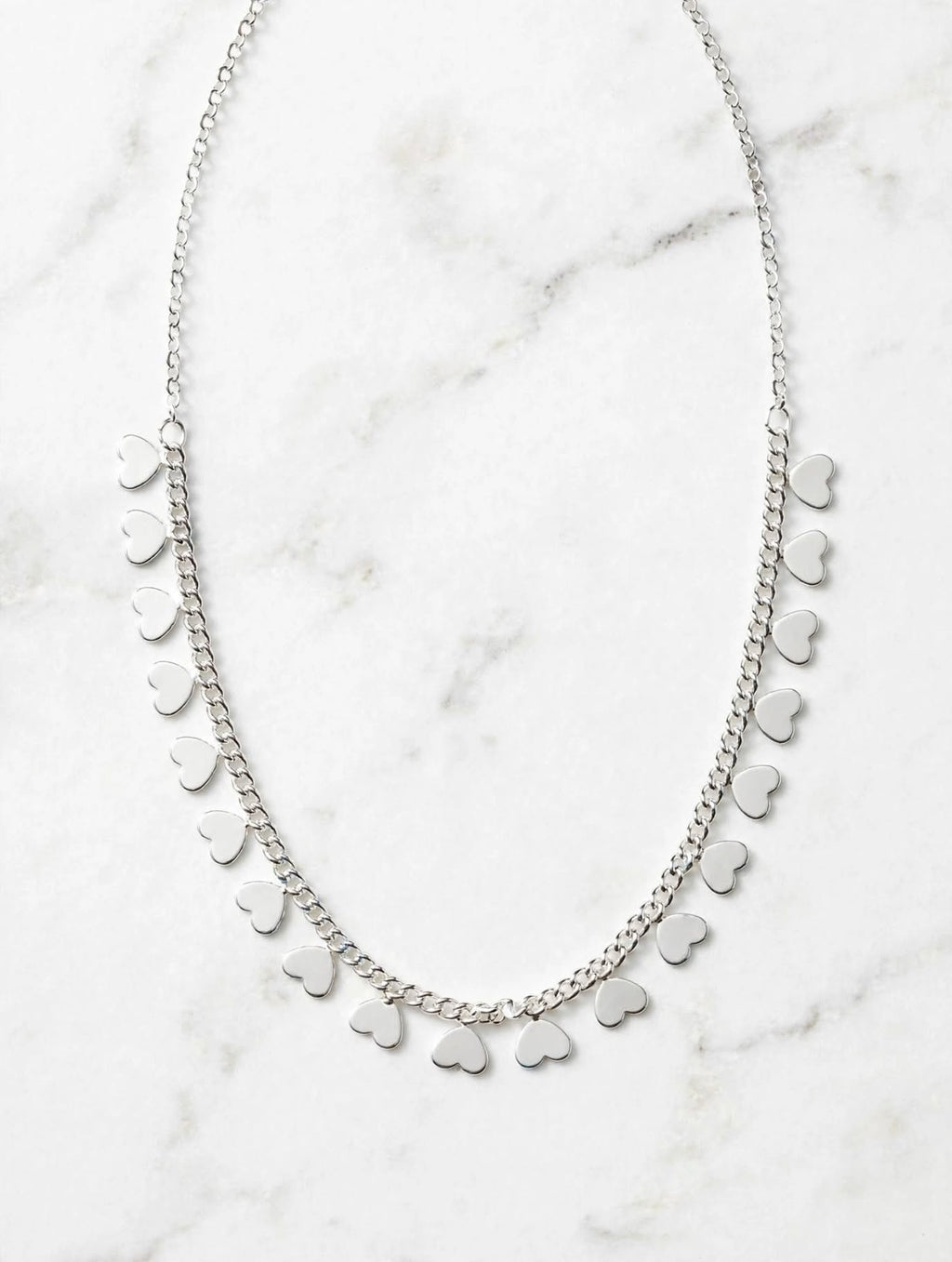 COLAR/ CHOCKER CORAÇOES LISO SEMIJOIA PRATEADA