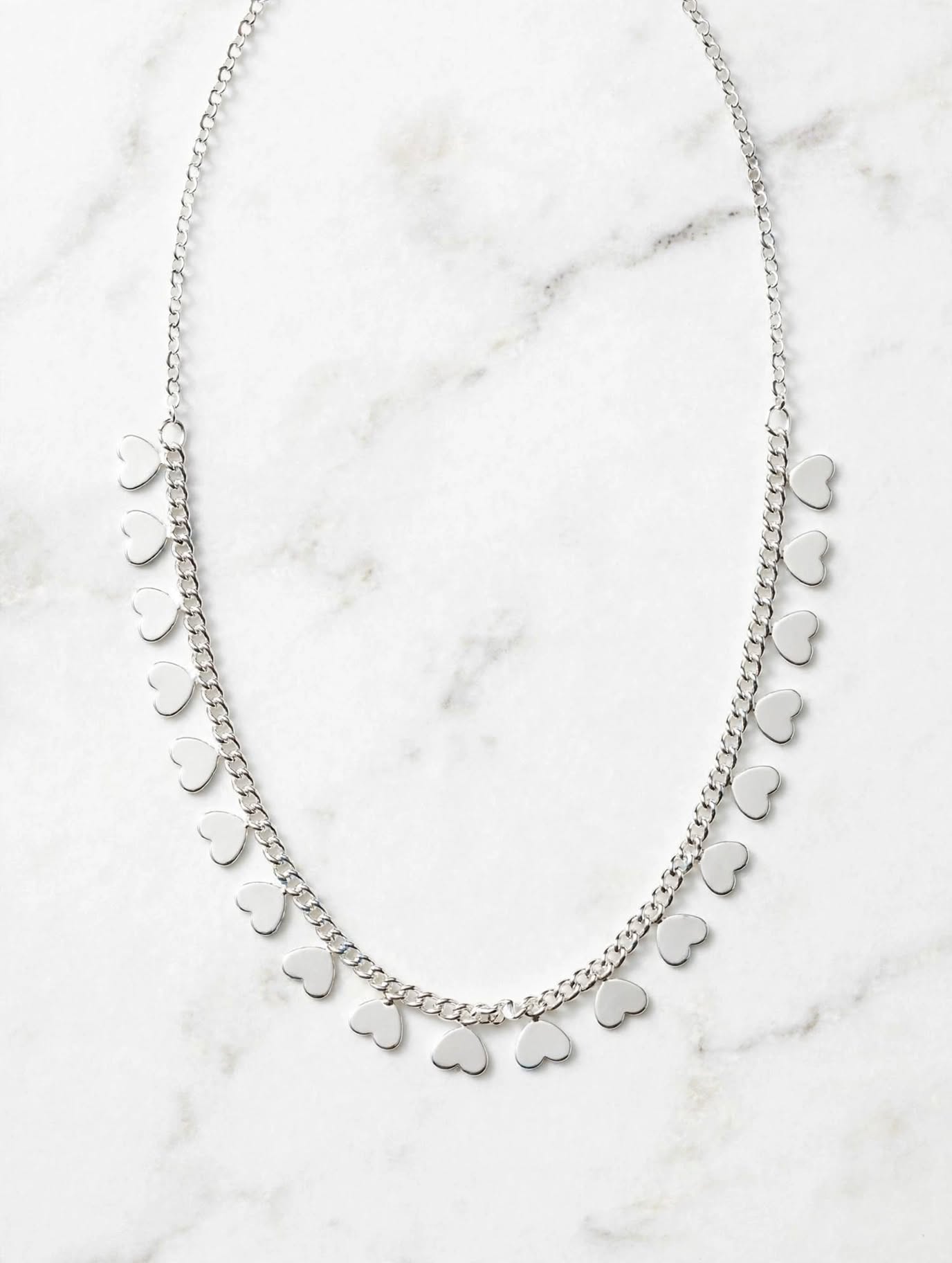 COLAR/ CHOCKER CORAÇOES LISO SEMIJOIA PRATEADA